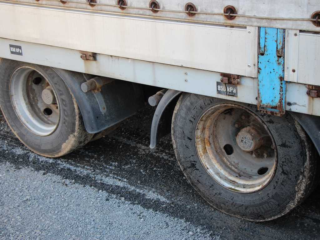 Renault PREMIUM 450 DXi 6X2  VELKOOBJEMOVÁ SOUPRAVA 120 CB
